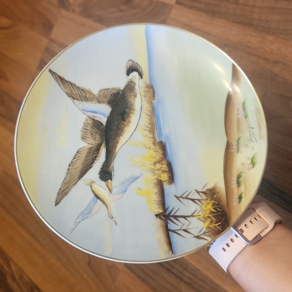 Vintage Japanese Porcelain Handpainted Dislay Plate Flying Ducks Over Water - Picture 9 of 9